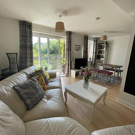 Pass The Keys Lovely 2Bedroom Flat With Balcony Edinburgh Bagian luar foto