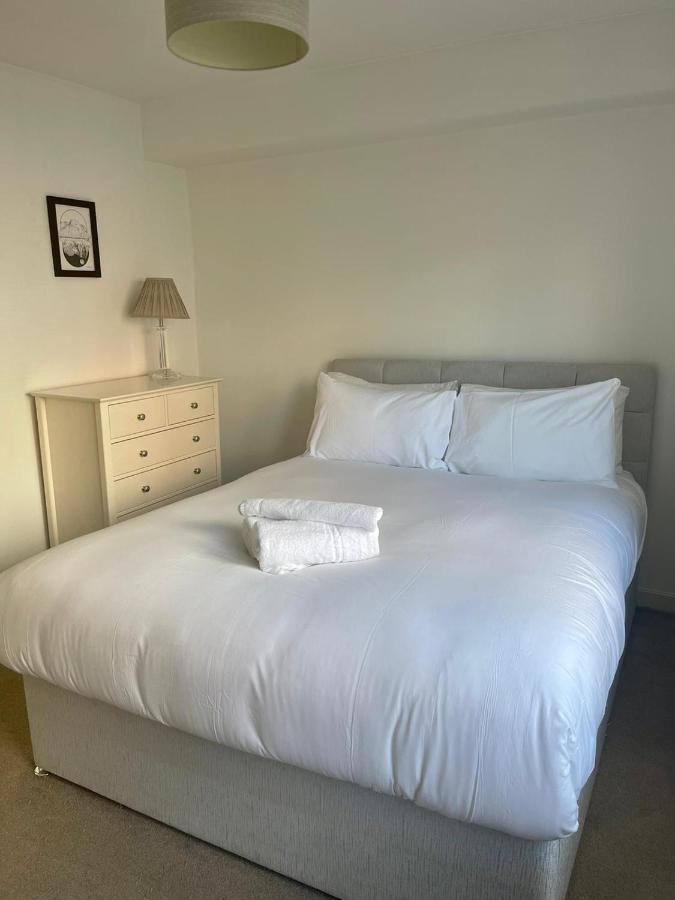 Pass The Keys Lovely 2Bedroom Flat With Balcony Edinburgh Bagian luar foto