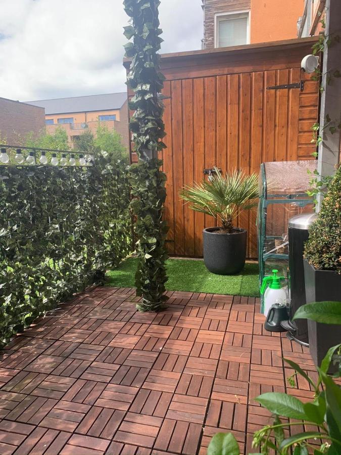 Pass The Keys Lovely 2Bedroom Flat With Balcony Edinburgh Bagian luar foto