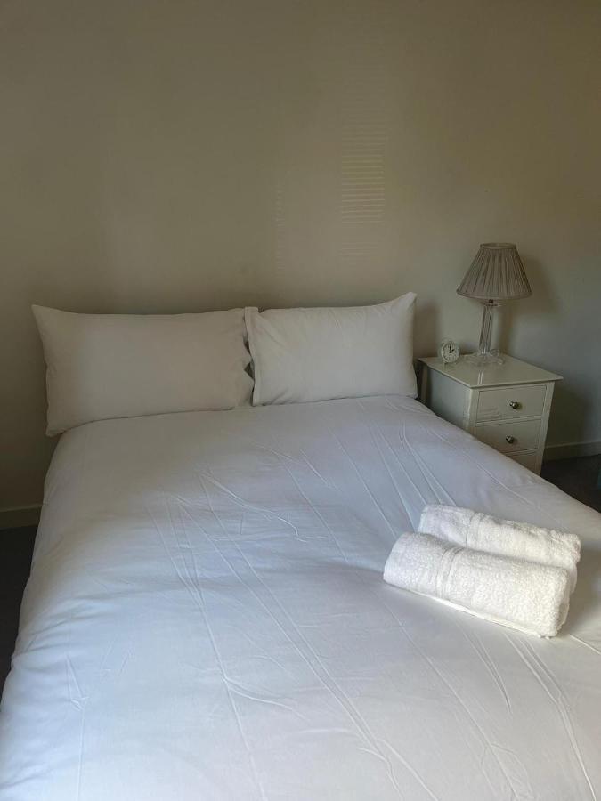 Pass The Keys Lovely 2Bedroom Flat With Balcony Edinburgh Bagian luar foto