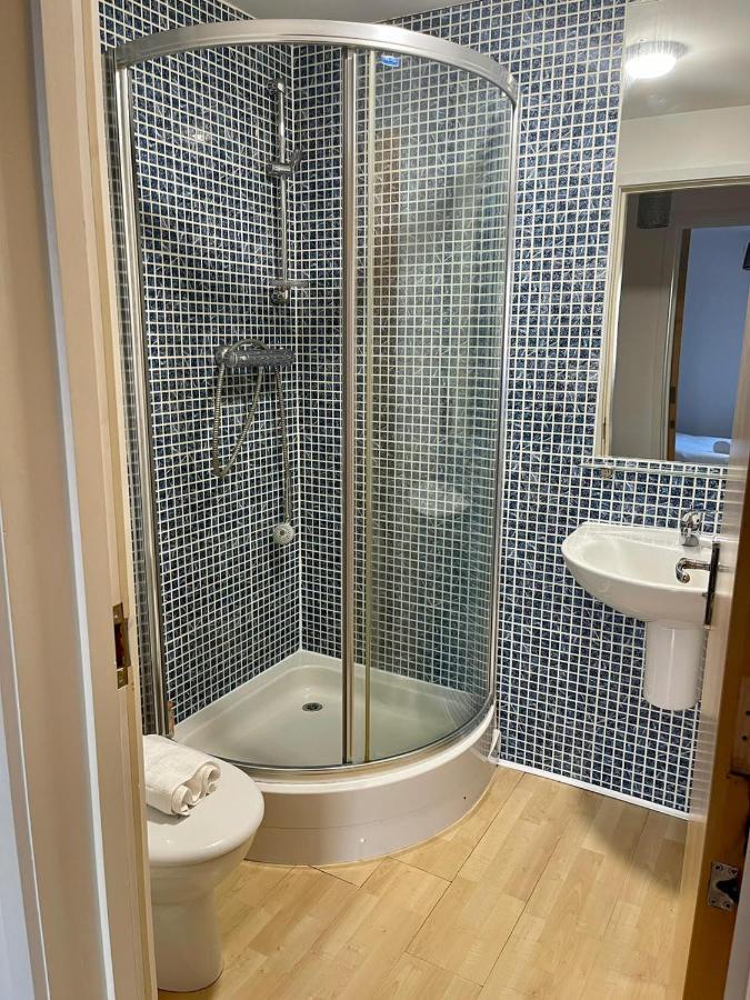 Pass The Keys Lovely 2Bedroom Flat With Balcony Edinburgh Bagian luar foto